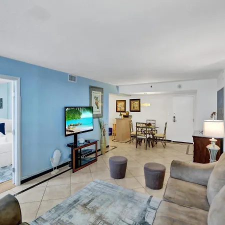 Cozy Ocean View Condo Beach Service 610